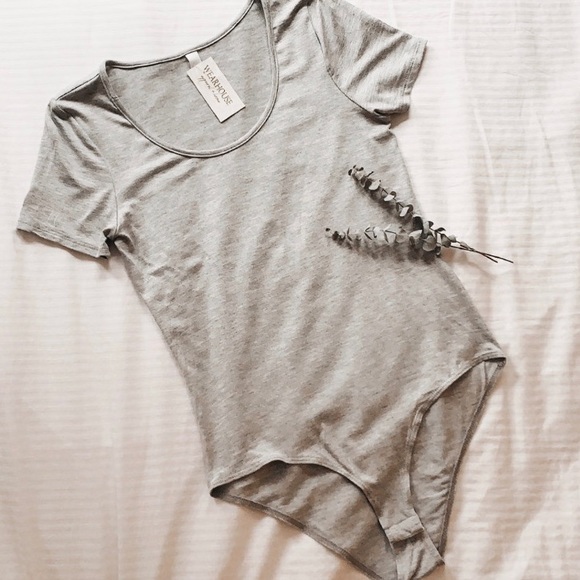 • Scoop Neck Bodysuit • - Picture 4 of 9